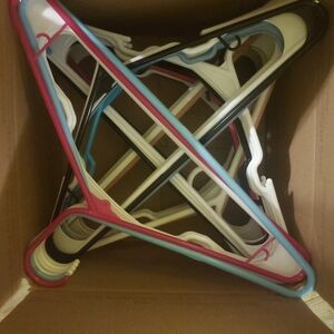 30 Clothing Hangers Adult Plastic Assorted Colors 16 inch Closet Organiz…